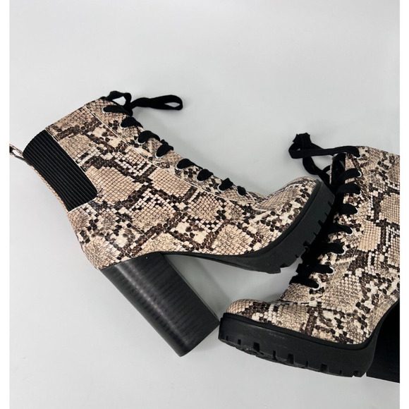 New Steve Madden LATCH Snake Print Lug Sole Heeled Hiking Boots Women’s 7.5M - Picture 4 of 11